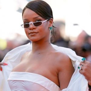 Son zamanlarda medyanın acımasız yorumlarına maruz kalan Rihanna tepkisini Instagram