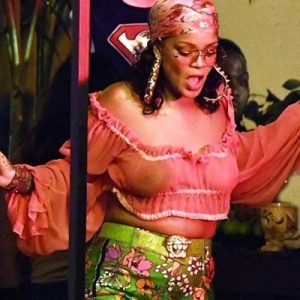 Son dönemde aldığı kilolarla dikkat çeken dünyaca ünlü yıldız Rihanna,