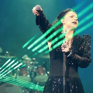 Türk Rock Müziği’nin güçlü kadın vokali Şebnem Ferah, dün gece