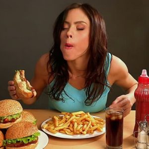 Sigarayı bıraktıktan sonra kilo almaktan korkuyorsanız, beslenme ve diyet uzmanı