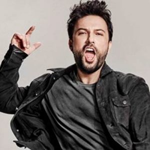 Megastar Tarkan’ın ’10’ albümünde yer alan ‘Beni Çok Sev’ şarkısının,