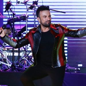 Türk pop müziğinin en iyi isimlerinden Tarkan, Bakü’de düzenlenen Formula