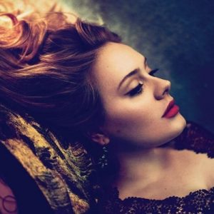 Ses tellerindeki rahatsızlık nedeniyle konserlerini iptal etmek zorunda kalan Adele,