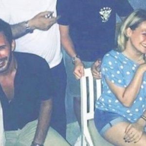 Oyuncu çift Barış Arduç ve Gupze Özay İzmir Çeşme’de tatil