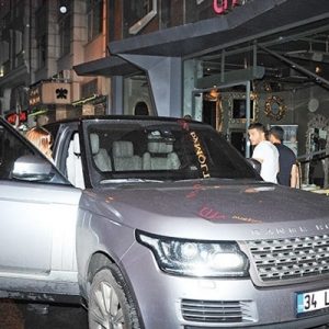 Ebru Şallı’yla üç aydır aşk yaşadığını açıklayan Uğur Akkuş’un “Boşanacağım”