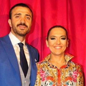 Geçen hafta evlerine haciz gelerek zor bir dönemden geçen Demet