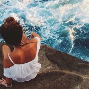 Güneşli gökyüzü ve sıcak havalar çoğu insanı harika bir moda