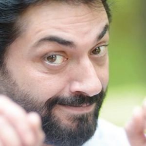Yaklaşık 14 aydır kanser tedavisi gören babasını kaybeden komedyen sevenlerinden