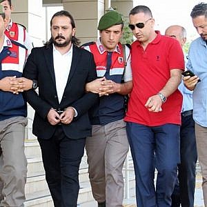 Behzat Ç. kitaplarının yazarı, senarist Emrah Serbes, 22 Eylül’de İzmir’de