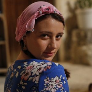 Gizem Karaca, Sermiyan Midyat’ın son filmi “AYLAV YU TU”da, “görümce”