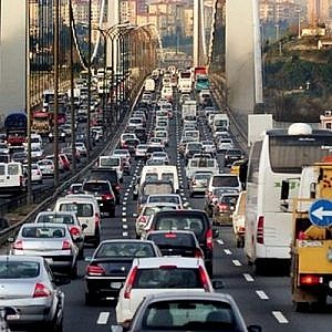Yaz tatilinin ardından okulların açılması ve başlayan yol çalışmaları büyük