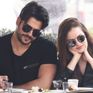 Burak Özçivit’in yeni imajını sosyal medya hesabından paylaştığı fotoğrafı beğenen