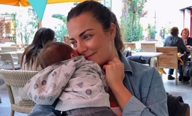Çiçeği burnunda anne Burcu Kara, geçtiğimiz ay dünyaya gelen oğlu