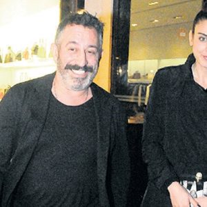 Cem Yılmaz’ın sevgilisi Özge Sabuncu hamile mi? Duymayan Kalmasın programının