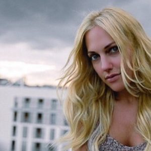 Meryem Uzerli, verdiği röportajda Dubai’li bir şeyh’le akşam yemeğine çıktığını