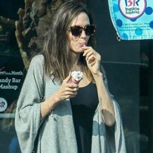 Oscar ödüllü aktris Angelina Jolie, önceki gün alışverişte görüntülendi. Alışverişin
