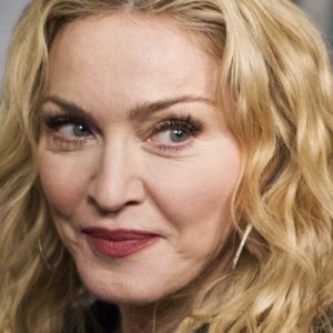 Dünyaca ünlü sanatçı Madonna’nın 108 adet çıplak fotoğrafı açık artırmayla