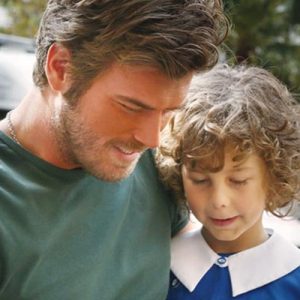 Kıvanç Tatlıtuğ, yeni filmi Hadi Be Oğlum’un çekimlerine Kaş’ta devam