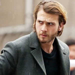 Çukur dizisinde Yamaç karakterine hayat veren Aras Bulut İynemli aynı