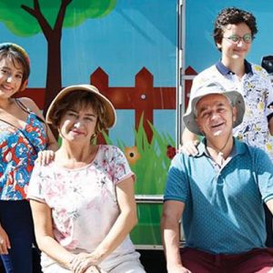 Zafer Algöz ve Demet Akbağ’ın oynadığı ‘Görevimiz Tatil’ güldürmeye hazırlanıyor.