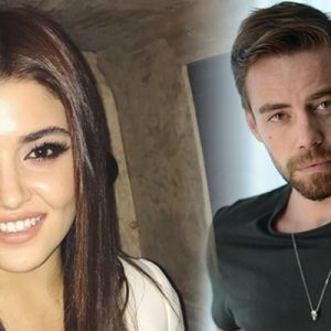 Bir törende ödüle layık görülen Hande Erçel’in başarısına aşkı Murat