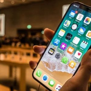 6.1 inç büyüklüğündeki uygun fiyatlı iPhone X hakkında yeni bilgiler