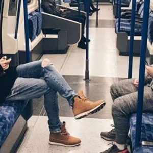 Arabasıyla dışarı çıkmayı bu kez tercih etmeyen Arsenal’in süper yıldızı
