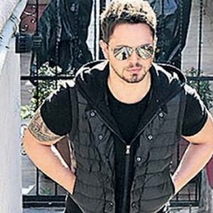 Murat Boz, Etiler’de ortaya çıktı. Ozan Doğulu’yla yeni bir parça