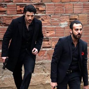 Ay Yapım imzalı, Show TV’de ekrana gelen ‘Çukur’un final sahnesinde
