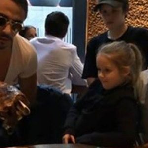 İngiltere’nin efsane fulbolcularından David Beckham, Nusret’in New York’taki restoranına gitti.