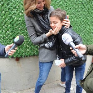 Manken Demet Şener önceki gün oğlu Ömer ve kızı irem
