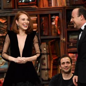 İzleyenlerden tam not alan ‘TOLGSHOW’un konuğu Elçin Sangu olacak. İzleyenlerden