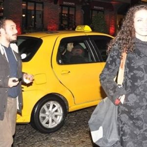 Türk sinemasının efsane ismi Kemal Sunal’ın kızı Ezo Sunal dünyaevine