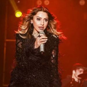 Geçtiğimiz günlerde Osmaniye’de sahne alan Hadise, teknik bir aksaklık sonucu