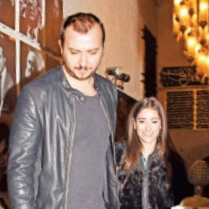 Hazal Kaya ile ‘Bizim Hikaye’ dizisinde oynayan genç oyuncu Burak