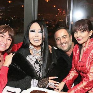 Bülent Ersoy, yönetmen Mustafa Kotan’ın doğum günü kutlamasına katıldı. Geçen