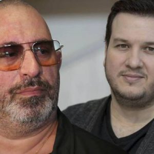 Komedyen Cem Yılmaz, önceki gün Etiler’deki kuaförüne giderek saç tıraşı