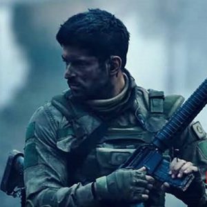 Yakışıklı oyuncu Burak Özçivit’in, son iki filminden toplam zararının 7,5