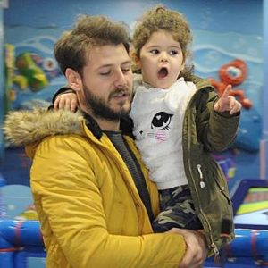 Kanatsız Kuşlar dizisinin yakışıklı oyuncusu Ümit Kantarcılar, önceki gün Gamze