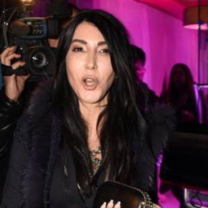Şarkıcı Hande Yener DJ oğlunu izlemeye gittiği gece kulübünde dehşeti