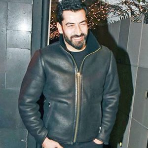 ‘Mehmed-Bir Cihan Fatihi’ dizisiyle izleyiciyle buluşacak olan Kenan İmirzalıoğlu neşeli