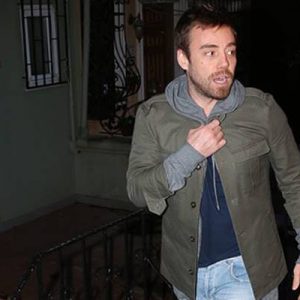 Şarkıcı Murat Dalkılıç ve oyuncu sevgilisi Hande Erçel dün Etiler’deydi.