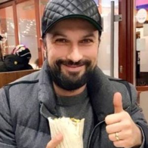 Konser için Almanya’ya giden Megastar Tarkan, Berlin’de Türklerin işlettiği dönerciye