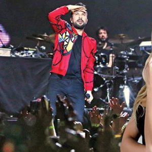 Megastar Tarkan, “fizy Tarkan Konserleri” turnesinin açılışını Berlin’de verdiği konserle