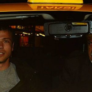 ‘Söz’ dizisinde rol alan Tolga Sarıtaş, önceki gece Bebek’te görüntülendi.