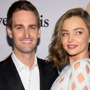 Snapchat’in kurucusu eşi Evan Spiegel ile evli olan süper model
