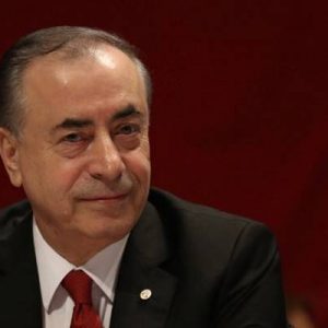 Galatasaray Başkanı Mustafa Cengiz, seçimin ardından kutlama için cemiyete gitti.