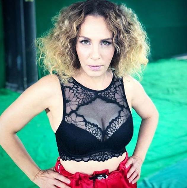 “Yaş almayan kadın” Sertab Erener 1 “Yaş almayan kadın” Sertab Erener 1