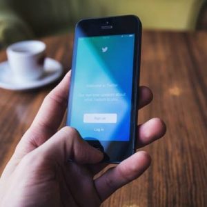 Twitter, haber bağlantıları içeren paylaşımları için Facebook’a benzer bir işlev