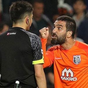 Galatasaray’a geleceği iddia edilen Arda Turan transfer döneminin bitmesiyle açıkta